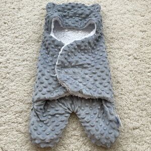 Sweet Dolphin warm fuzzy bunting